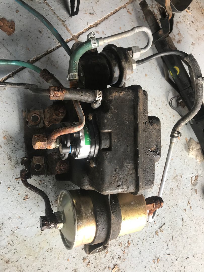 Mk2 Jetta GLI 16v Fuel pump housing / assembly / bosch