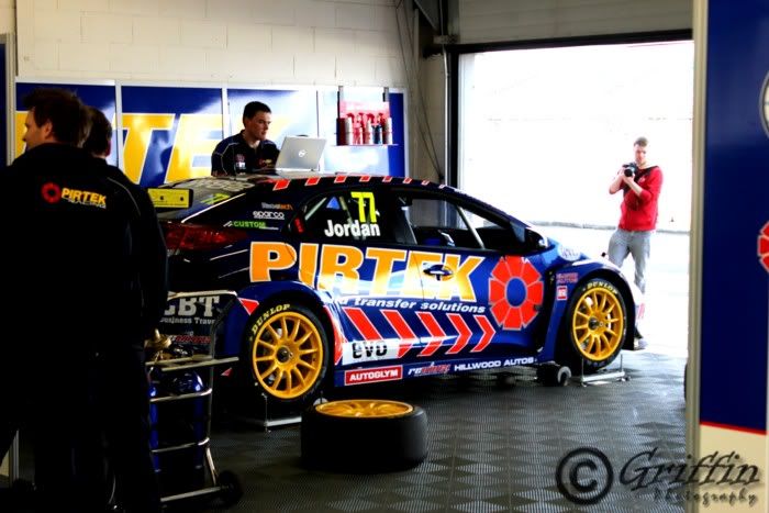 IMAGE: http://i1055.photobucket.com/albums/s512/griffinphotography2012/Motorsport/IMG_0587.jpg