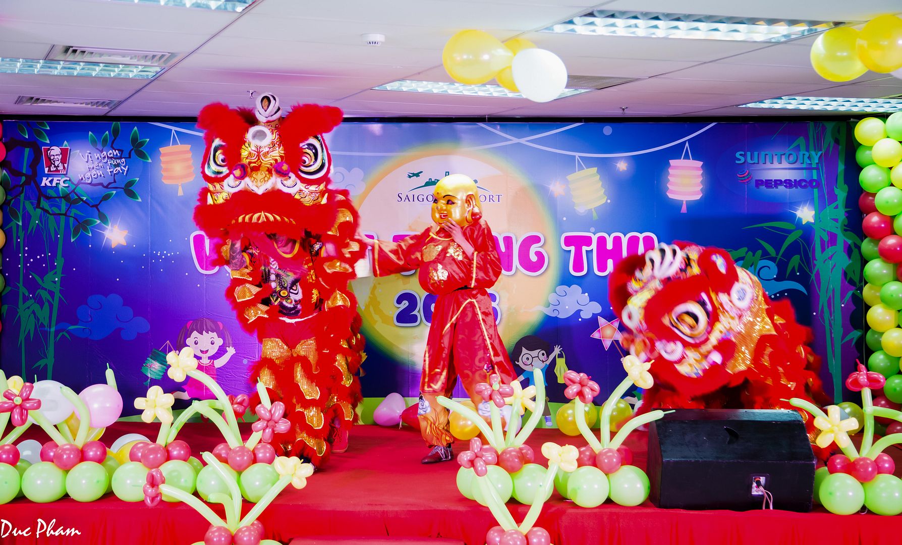 Màn múa lân rộn ràng