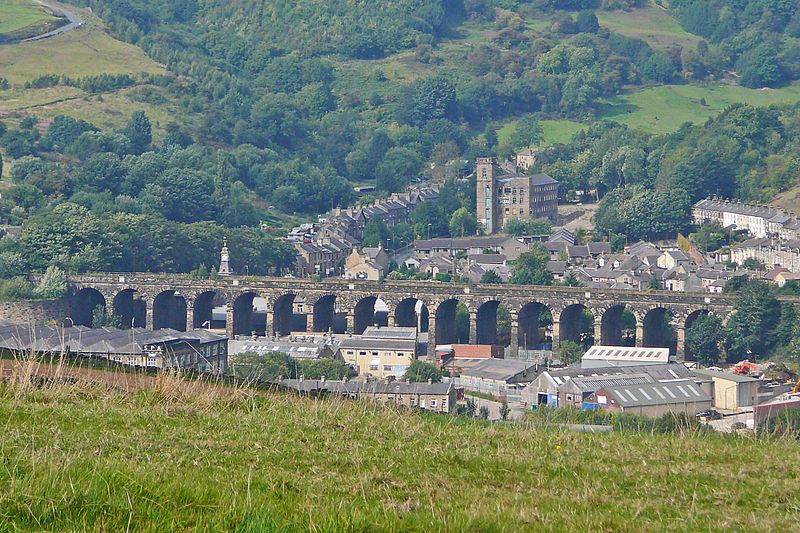 800px-Slaithwaite_viaduct_5th_September_2010_zps7f892114.jpg