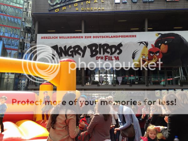  photo Angry_Birds_Premiere_Berlin6_zpsjypaaoty.jpg
